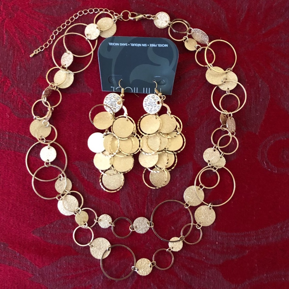Minicci Layered Gold Circle Necklace Earrings Set